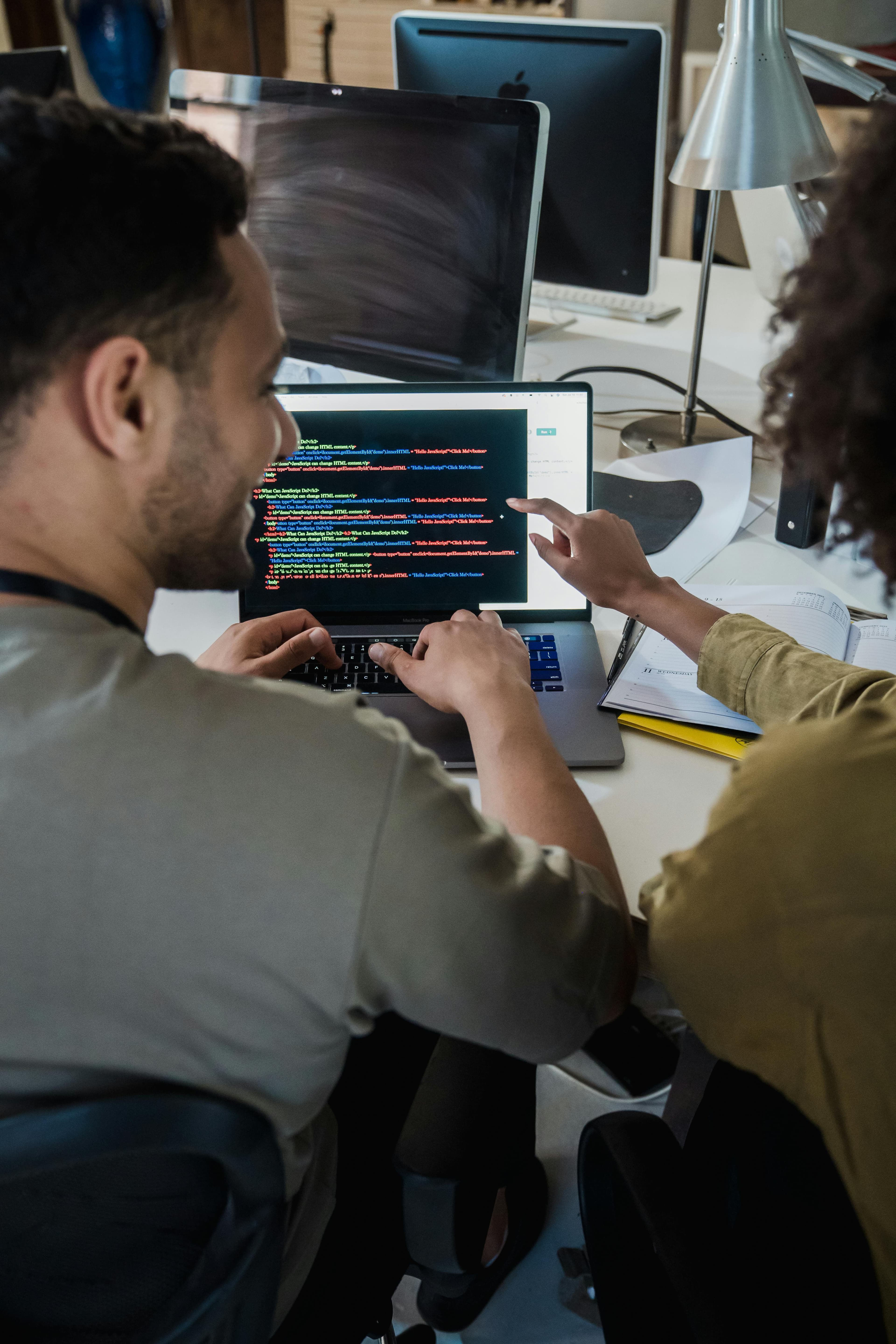 Team applauding in a session